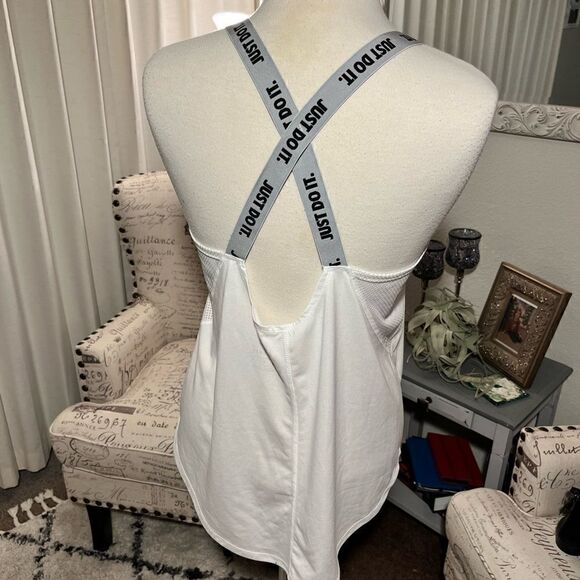 Nike Women’s Tank Top  - Picture 3 of 8